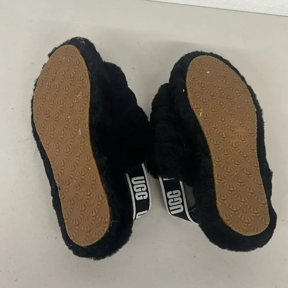 Ugg sz4 black fluff yeah pull on slippers sandal